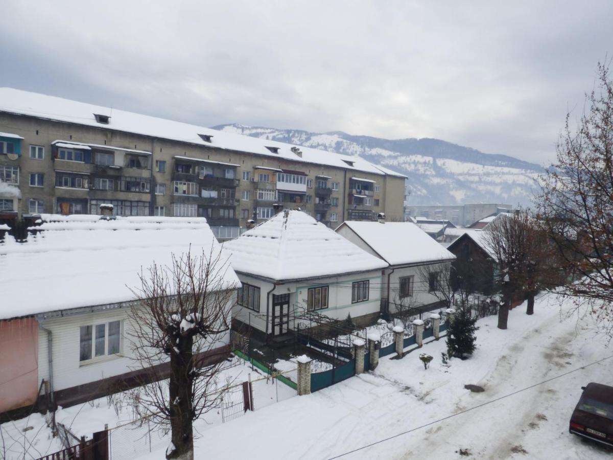 Cottage Rakhiv Exterior photo