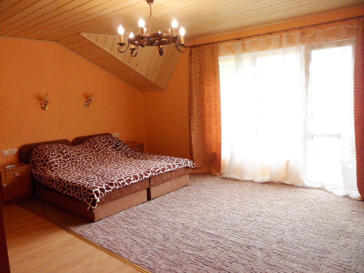 Cottage Rakhiv Exterior photo