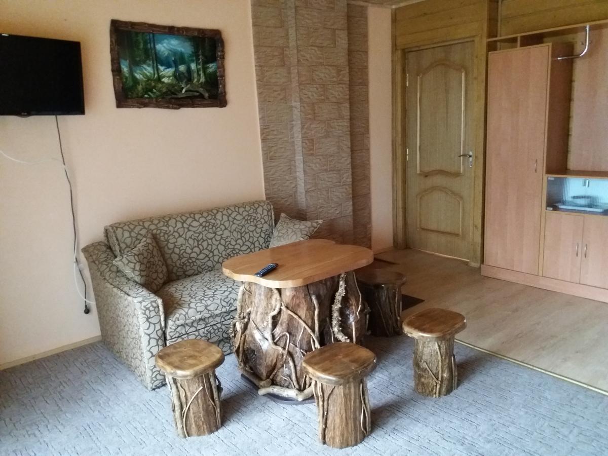 Cottage Rakhiv Exterior photo